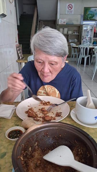 称不想拖累狮城媳妇与孙  81岁老妇独上吉隆坡流落车站