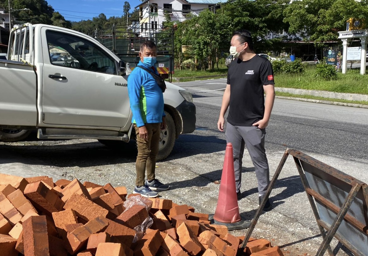 简化工人宿舍准证申请程序 张玉刚促政府停止刁难农民