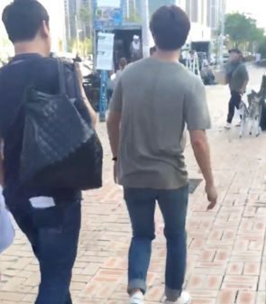 粉丝6年前曾在面前惨跌  郑容和认出暖心问候