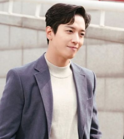 粉丝6年前曾在面前惨跌  郑容和认出暖心问候