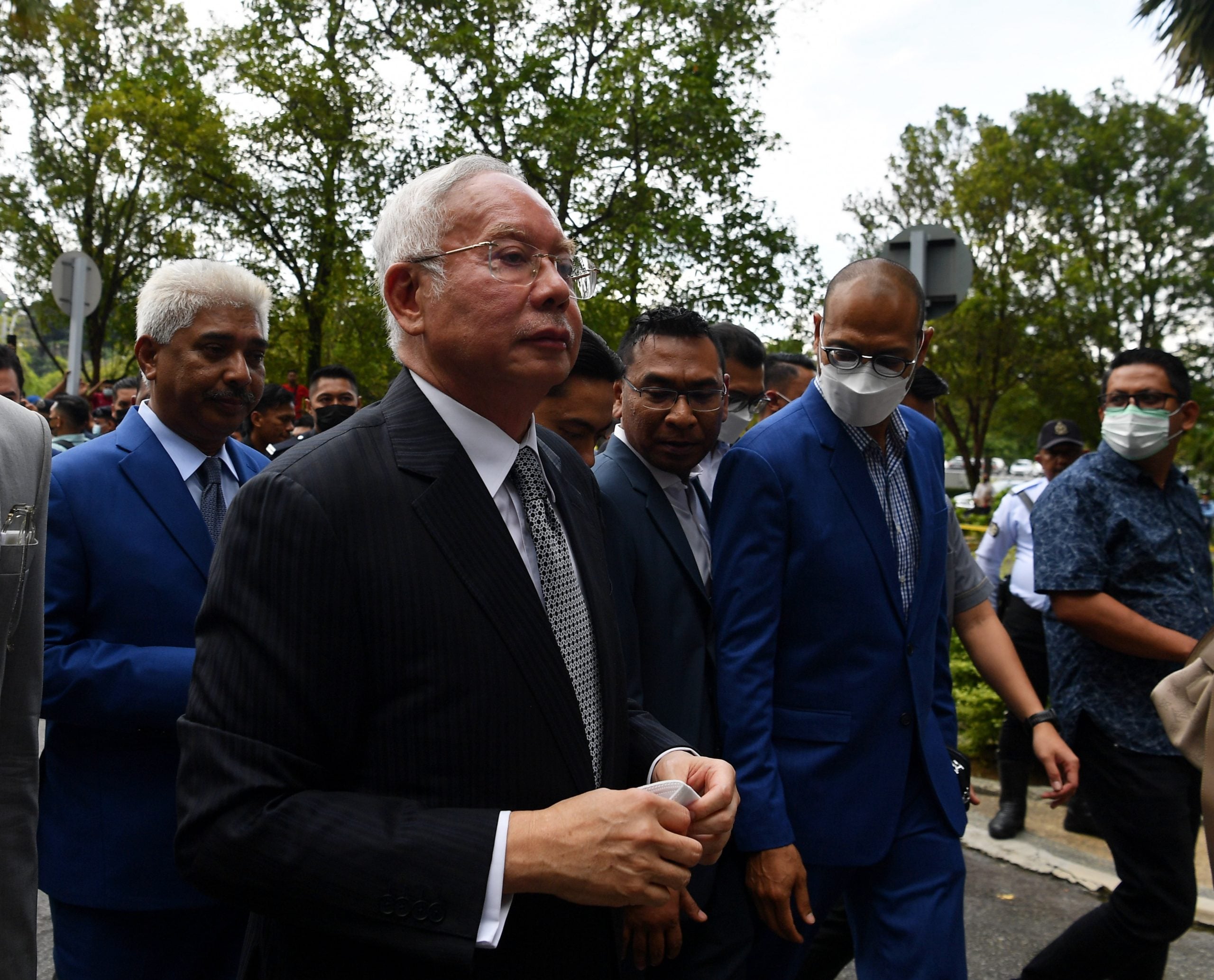 纳吉入狱前与妻儿相处1小时！罗斯玛悲伤频擦泪  