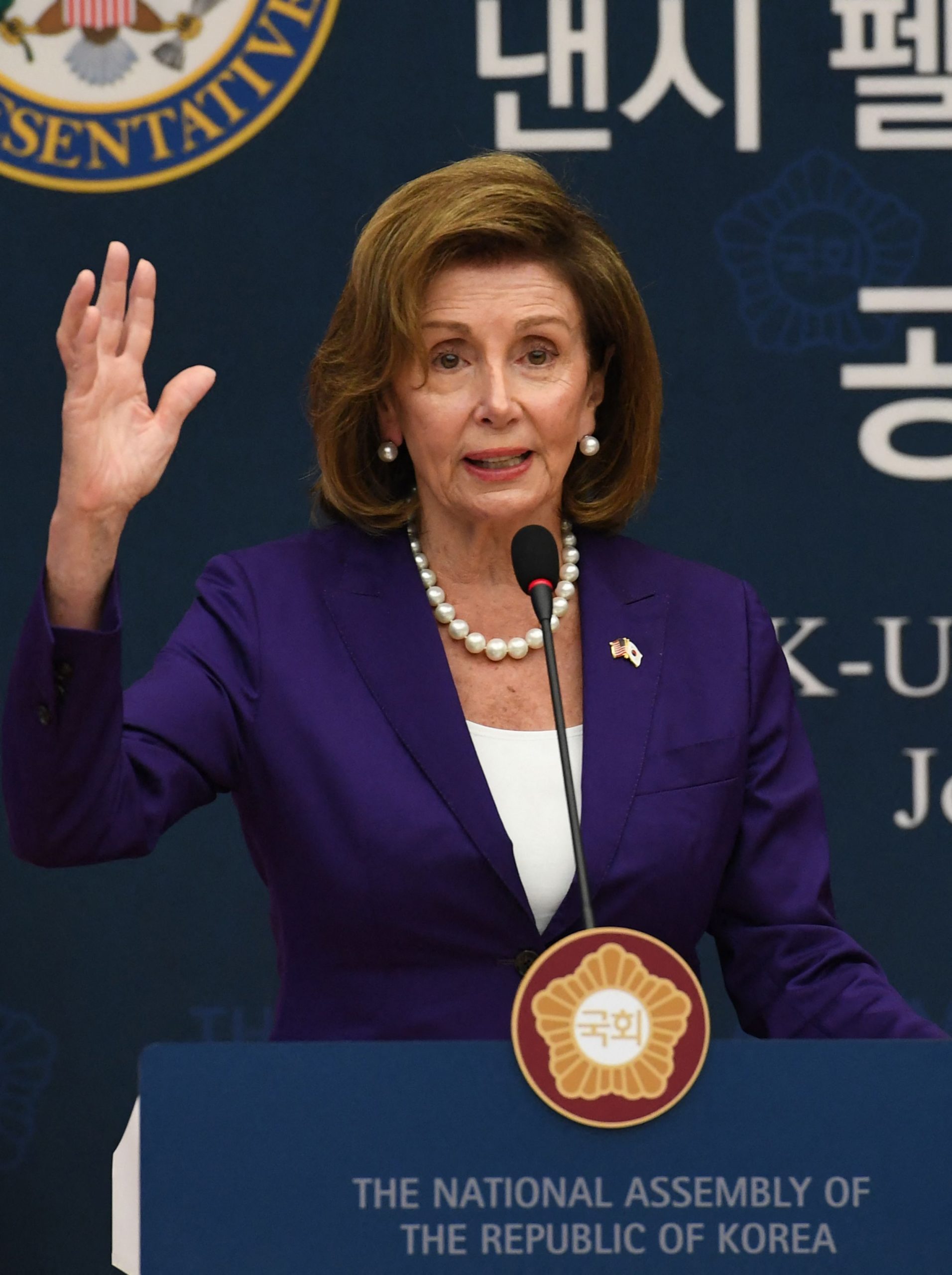 结束访韩行程 佩洛西飞赴日本