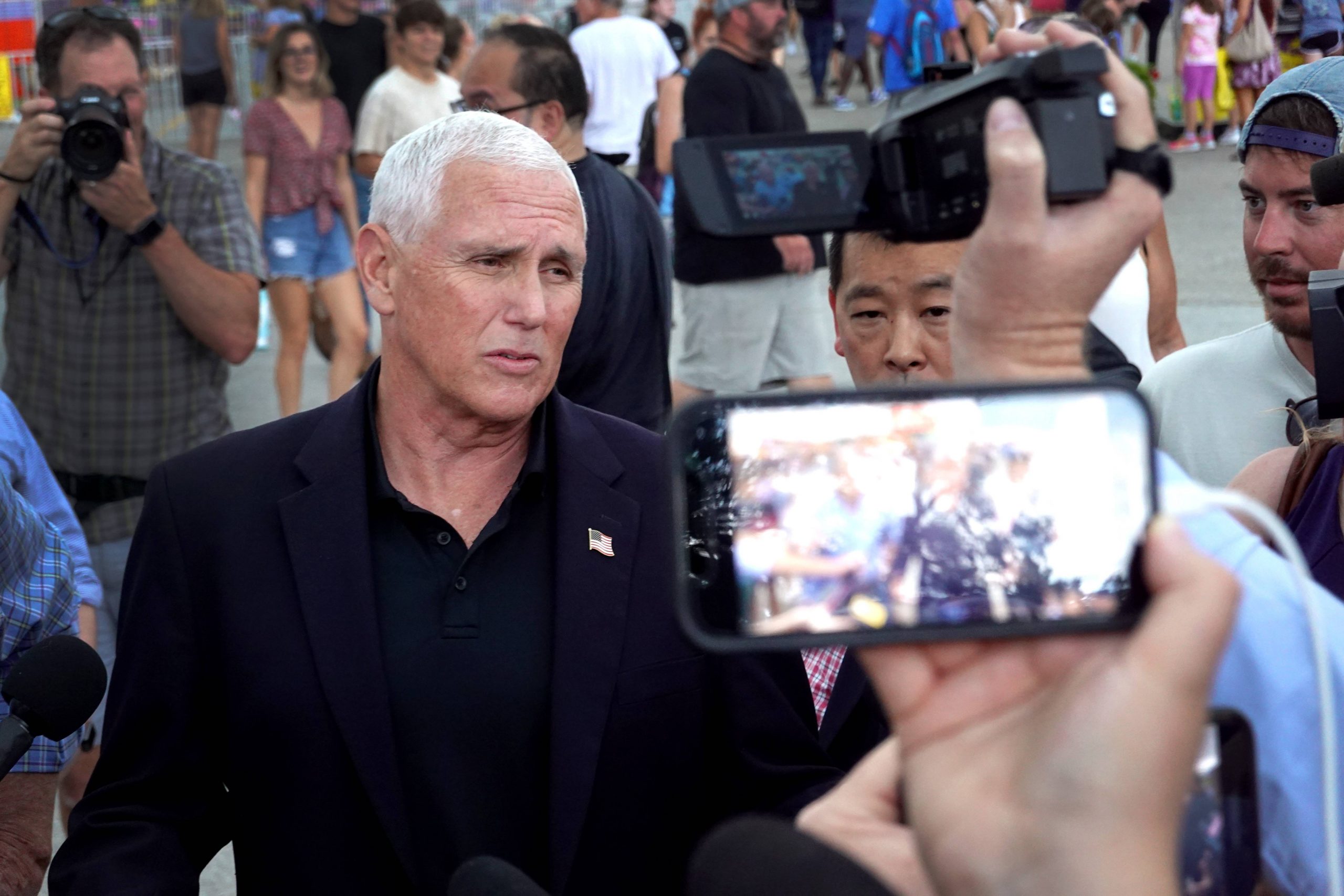 美前副总统彭斯:卸任时没带走机密文件