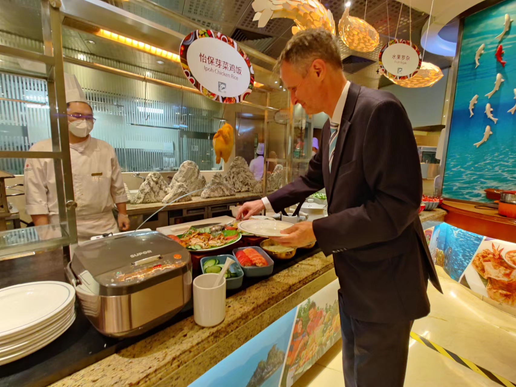 美食周北京开跑 大使力推元首后秘方狱友制酱料