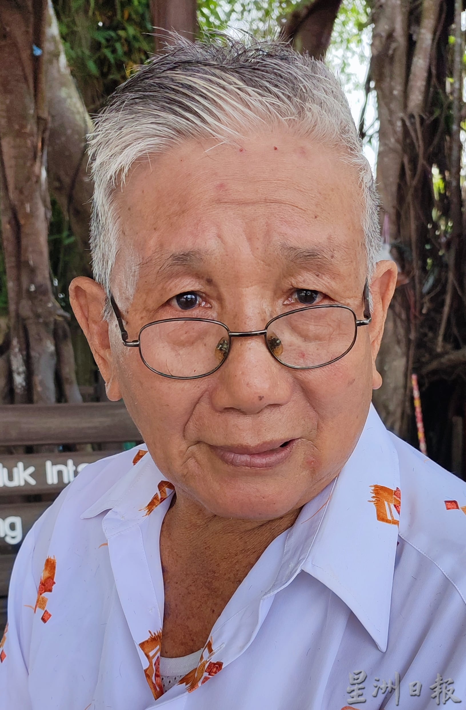 聚河畔休闲多成婚 安顺河畔非光棍窝