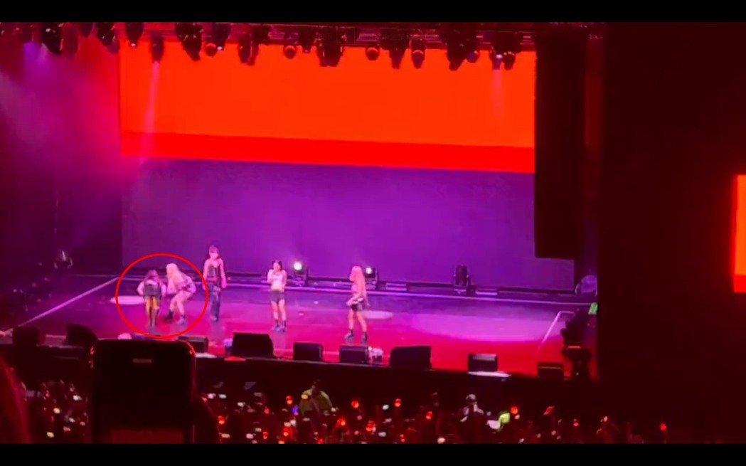 舒华巡演突瘫软坐在地 二度引健康问题粉忧心