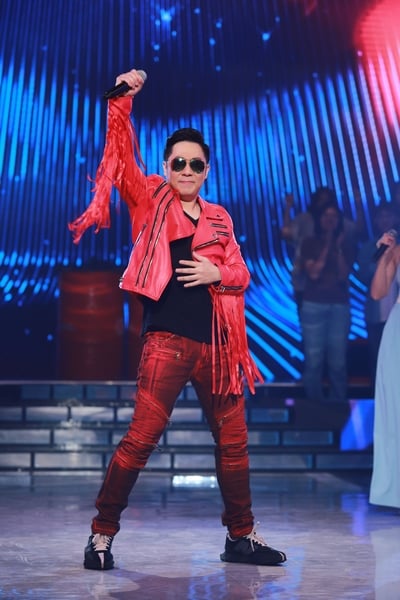 艾成最后表演身影永留《综艺秀》 胡瓜：再给他一次热情掌声