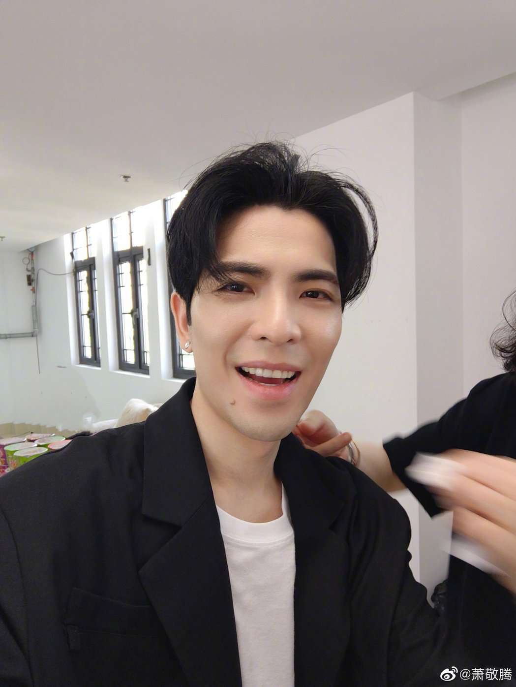 萧敬腾登七夕晚会 没转发“一个中国”遭骂：不要装死	