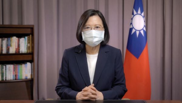 蔡英文吁中国理性自制 提醒民众对讯息战提高警觉