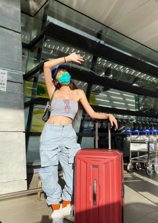 蕾菈大马演出遇警察突击检查 表演中断向粉丝道歉