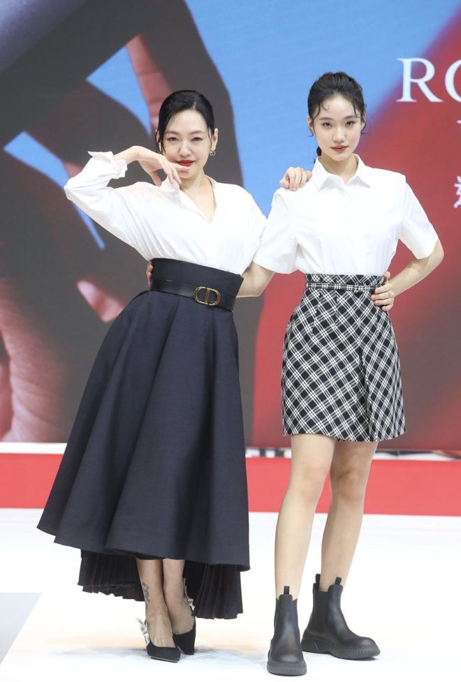 被妈爆料爱小奶狗型男生 　小S次女首秀撂双语