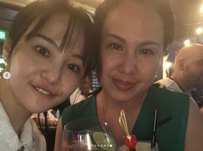 被封杀消失9个月  郑爽憔悴庆生泪谢粉丝