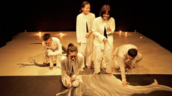 西北孤鸟／“浮夸”与深沉──《甲虫之梦》的个中真意