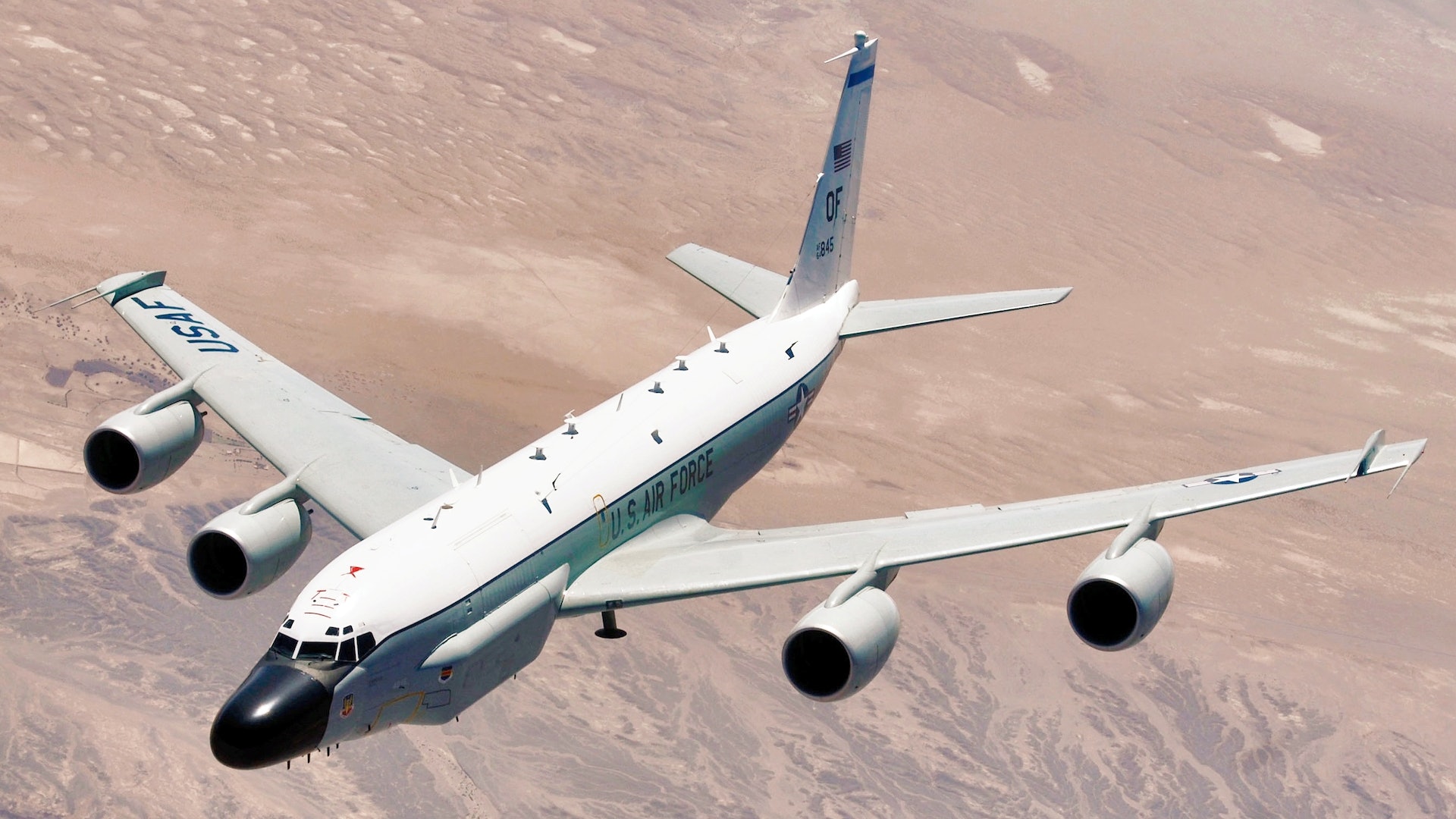 解放军12时围台军演 美军出动RC-135S导弹侦察机监视