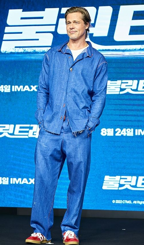 访韩不懂比韩式爱心 58岁毕彼特被笑老人家