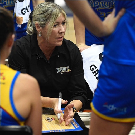 迎接历史首位外籍教练 国家女篮注入新元素