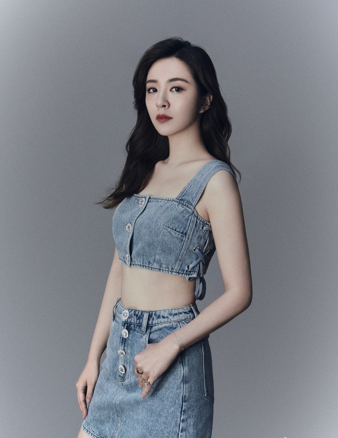 运动视频被网称刚出月子 王晓晨2句话撇秘婚胡歌