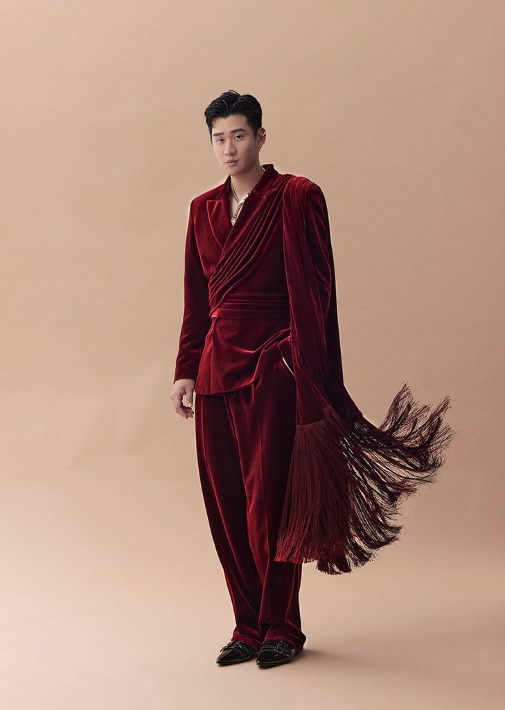 遭狂粉猛按住家电铃骚扰 周兴哲幽默喊“我常不在家”