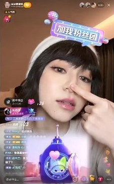 邓紫棋被质疑整容  直播狂捏鼻回怼：没动过！