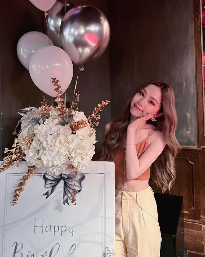 邓紫棋迎31岁生日  男友晒合照甜喊“女王”