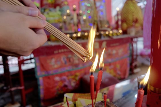 郑锦华/农历七月怕怕?