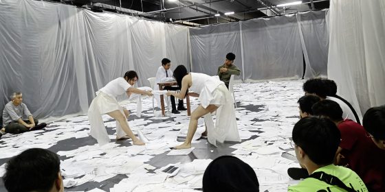 郭碧容/剧场新锐锺云凌──以戏剧《当夜来临》探讨精神疾病