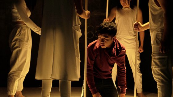 郭碧容/剧场新锐锺云凌──以戏剧《当夜来临》探讨精神疾病