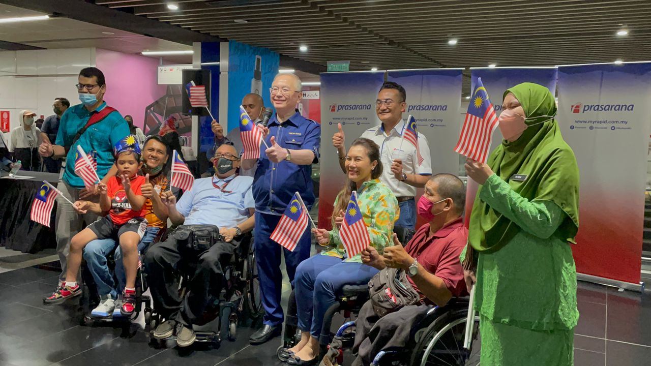 配合国庆日,为残疾人士提供免费一个月乘搭公共交通服务