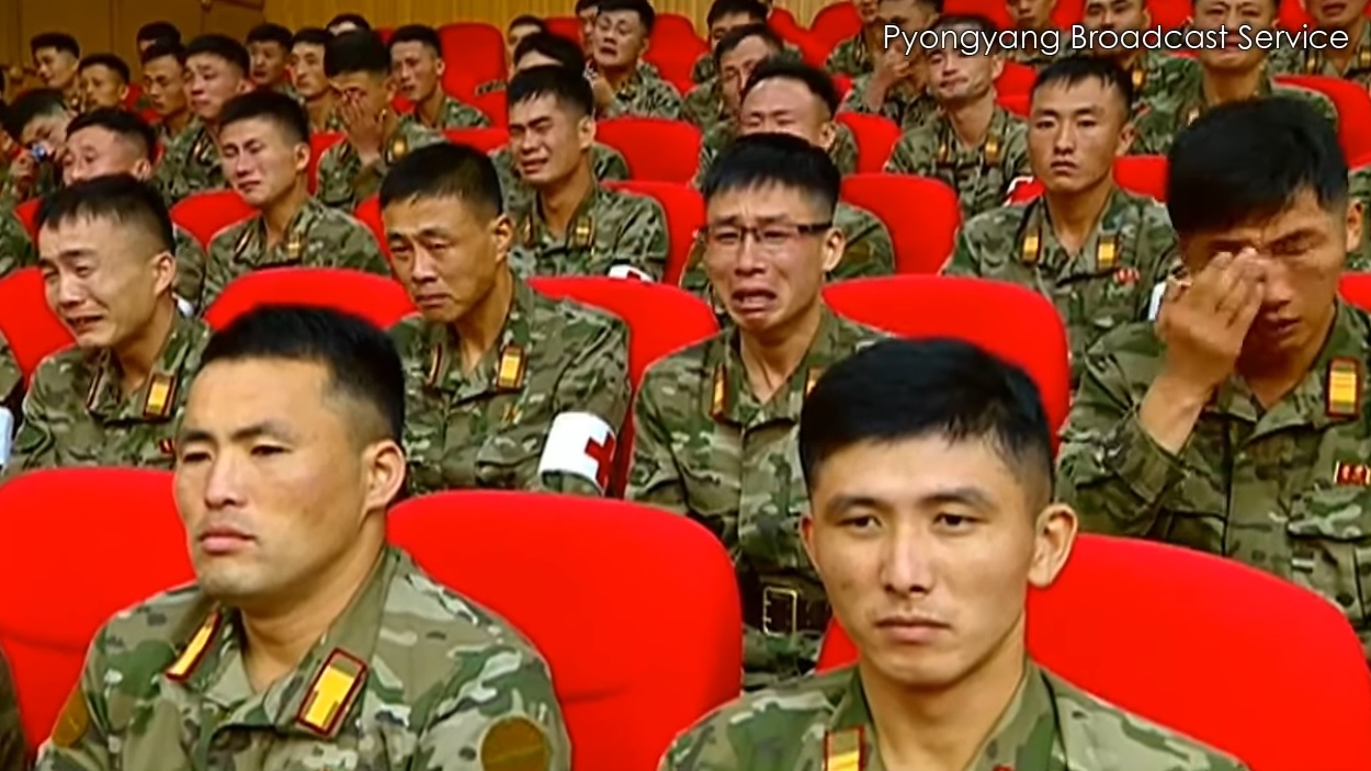 金正恩赞抗疫工作得满分　台下军医激动落泪