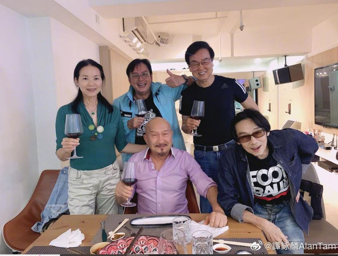 阿伦提早庆72岁生日 传奇港姐郑文雅惊喜现身