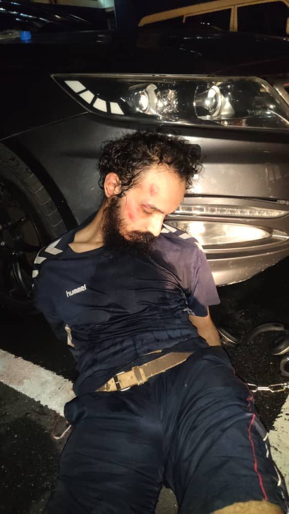 阿尔及利亚籍男子袭警被捕