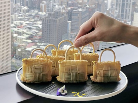 陈静宜／咬一口仕女