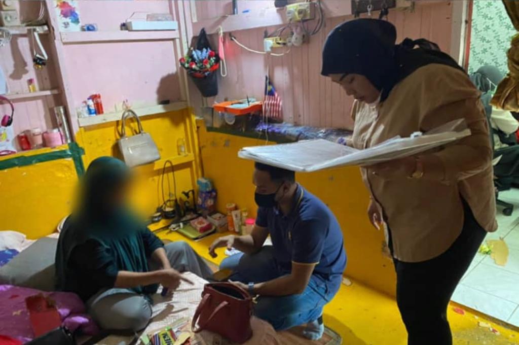 高薪诱来马打工被剥削 警救6外劳捕4中介