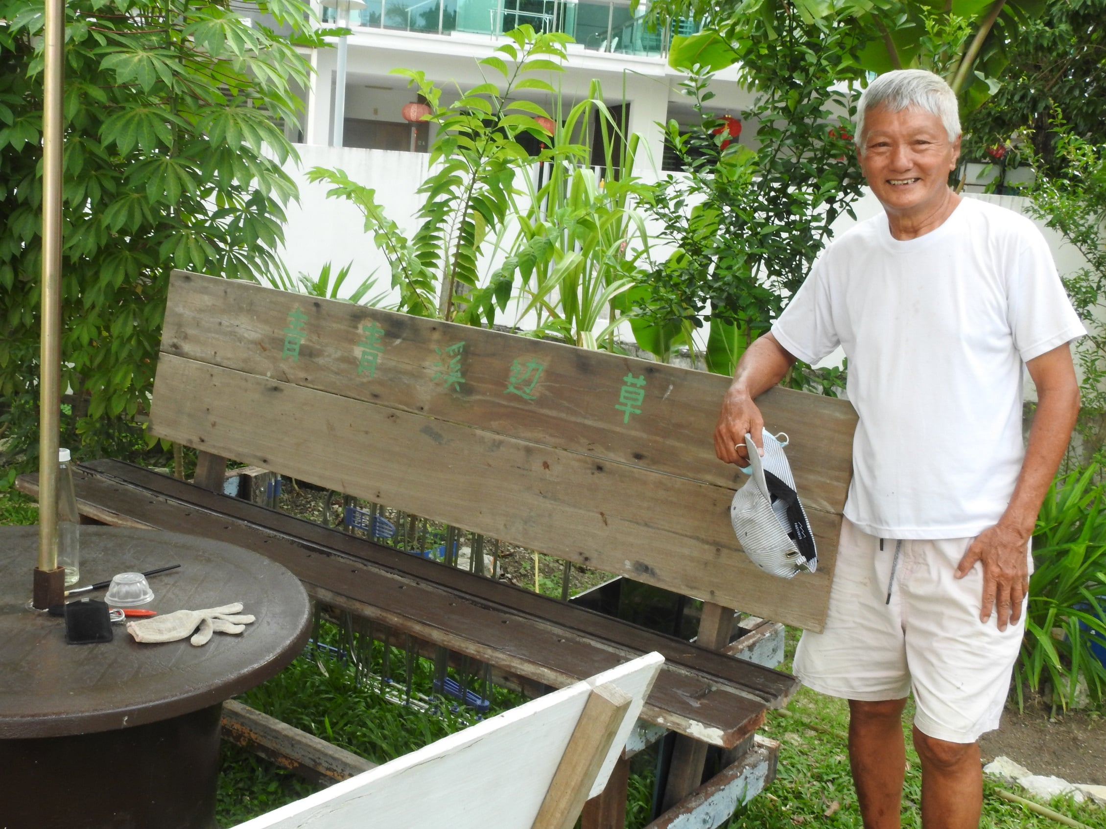 (24/8/有故事的人)青青溪边草