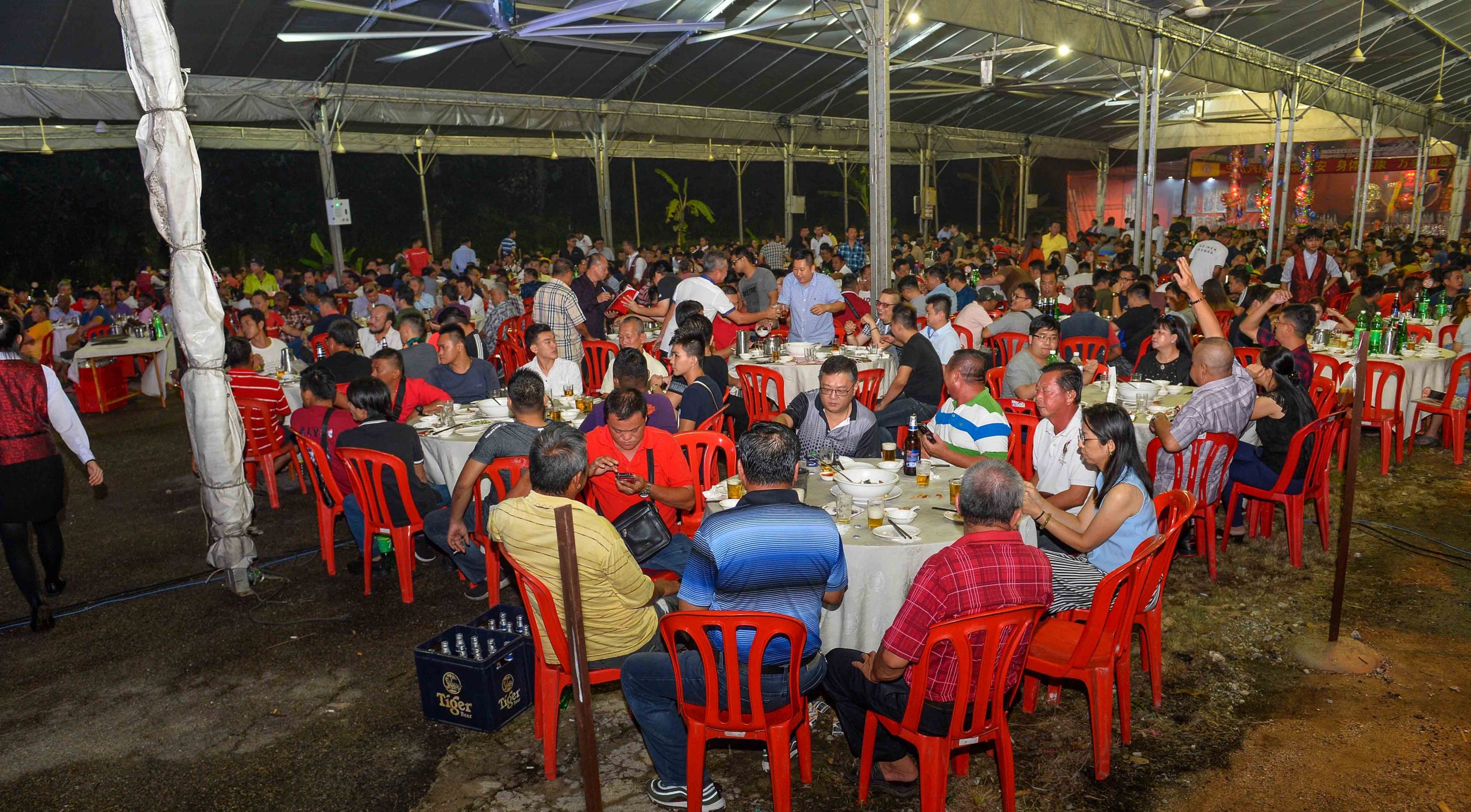 (8月17日见报/购报新闻)NS汝来/汝来3批发城商家联谊会复办盂兰盛会,817晚宴开80席