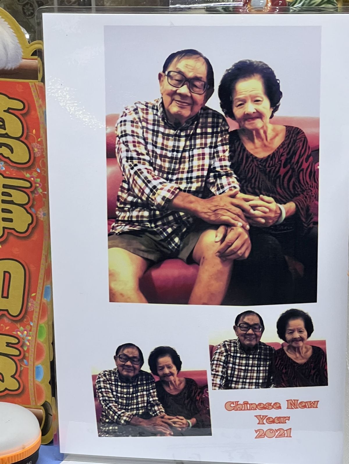 (全国版)颜文龙节俭念旧·车牌27年不换