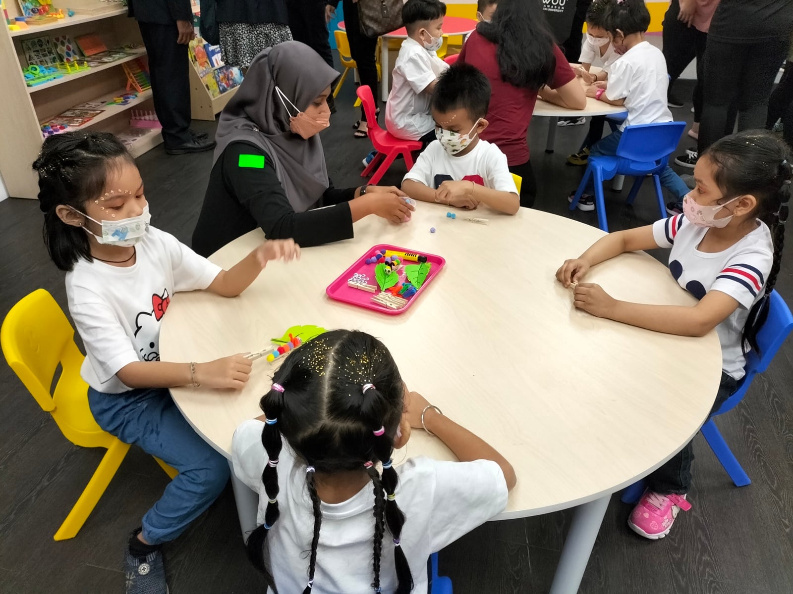 (全国版)黄织萍:幼儿园老师尽早考取专业文凭 免在未来失去执教资格