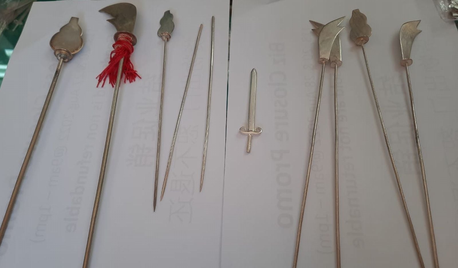 (古城封底主文)百年银店谢幕,买一送一回馈客户