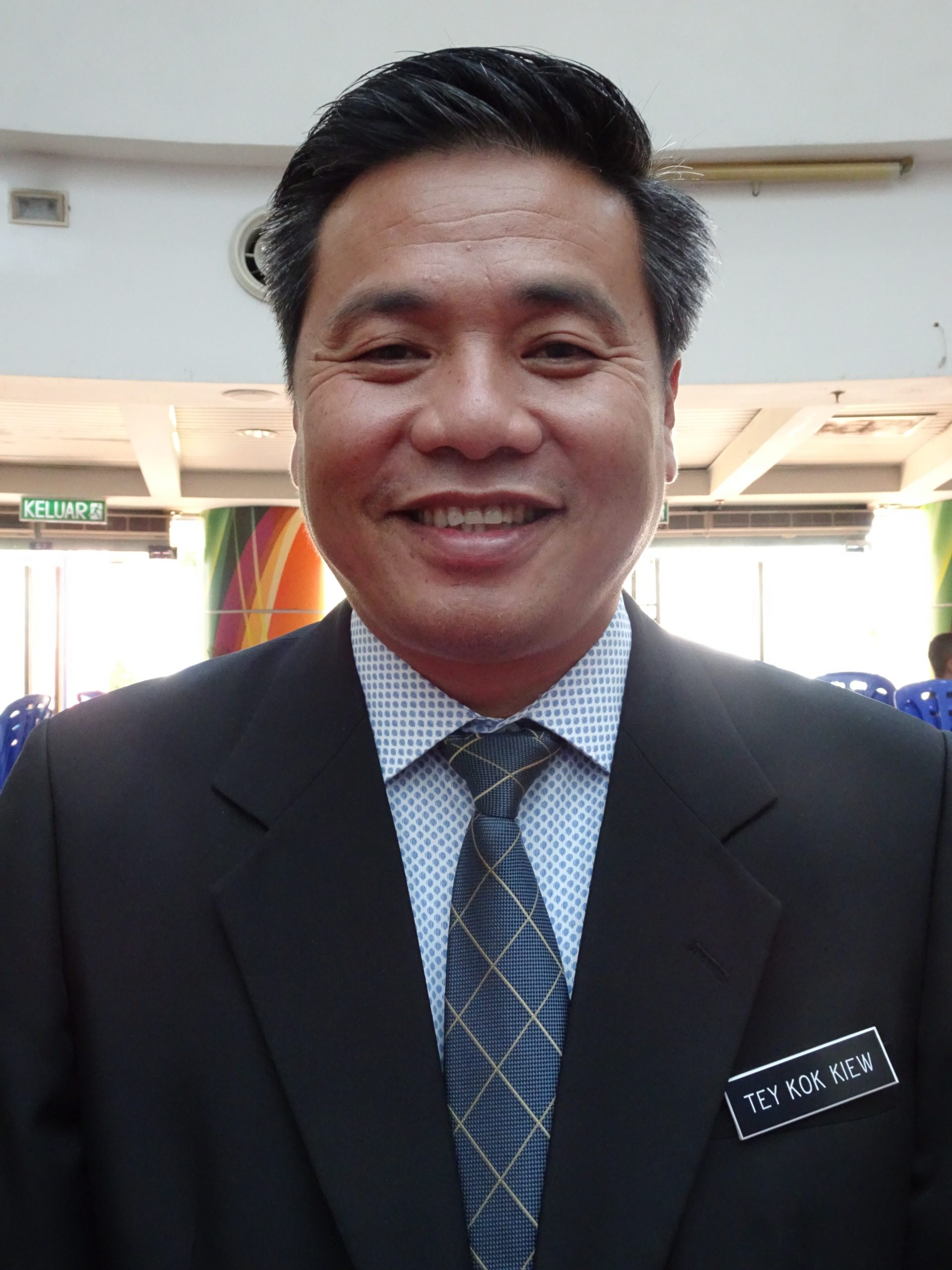 (古城封面副文)颜文龙逝世,华社及政坛领袖惋惜