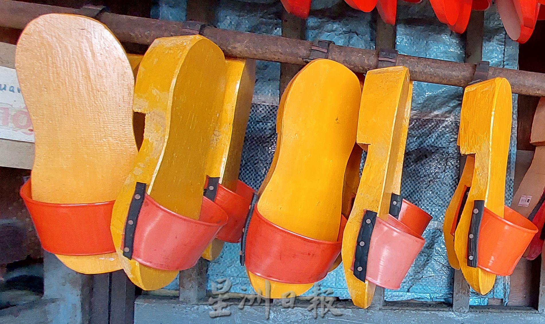 （古城第二版主文）手作的温度：木屐 