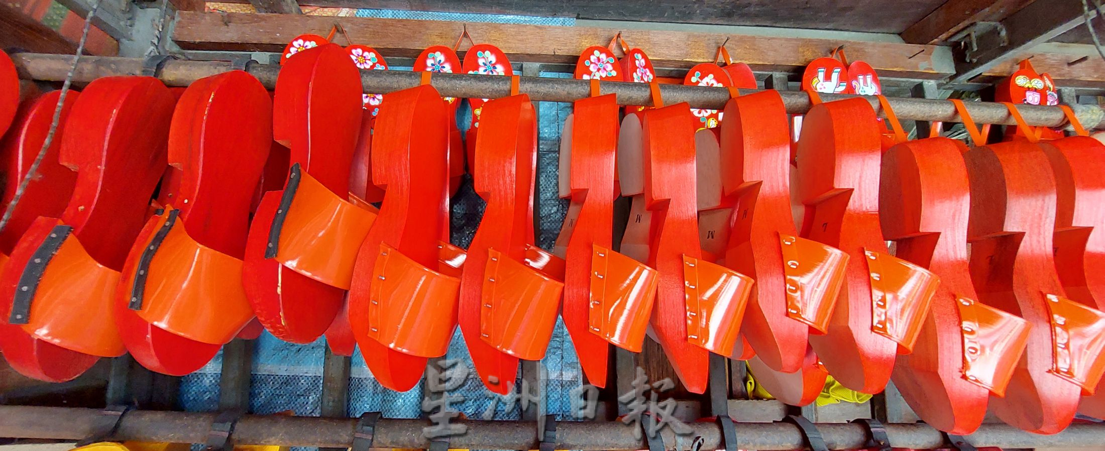 （古城第二版主文）手作的温度：木屐 