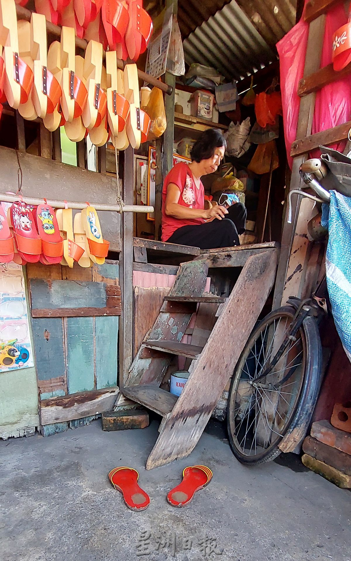 （古城第二版主文）手作的温度：木屐 