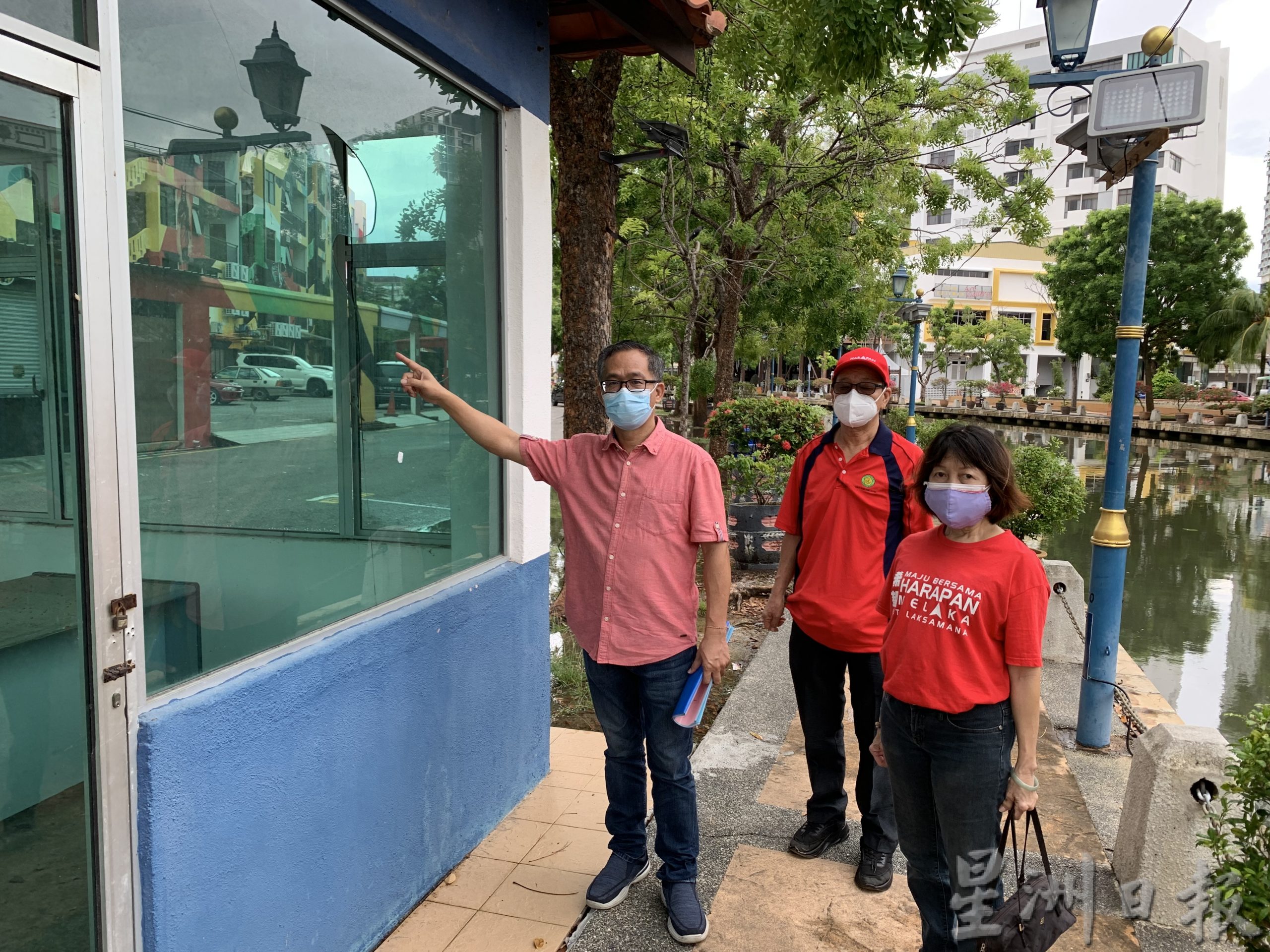 (古城第二版主文)甲河畔设警亭如虚设 刘志俍促改为其他用途