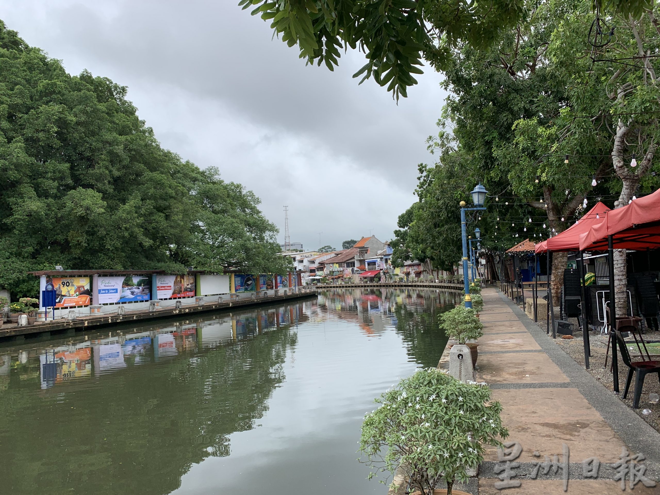 (古城第二版主文)甲河畔设警亭如虚设 刘志俍促改为其他用途