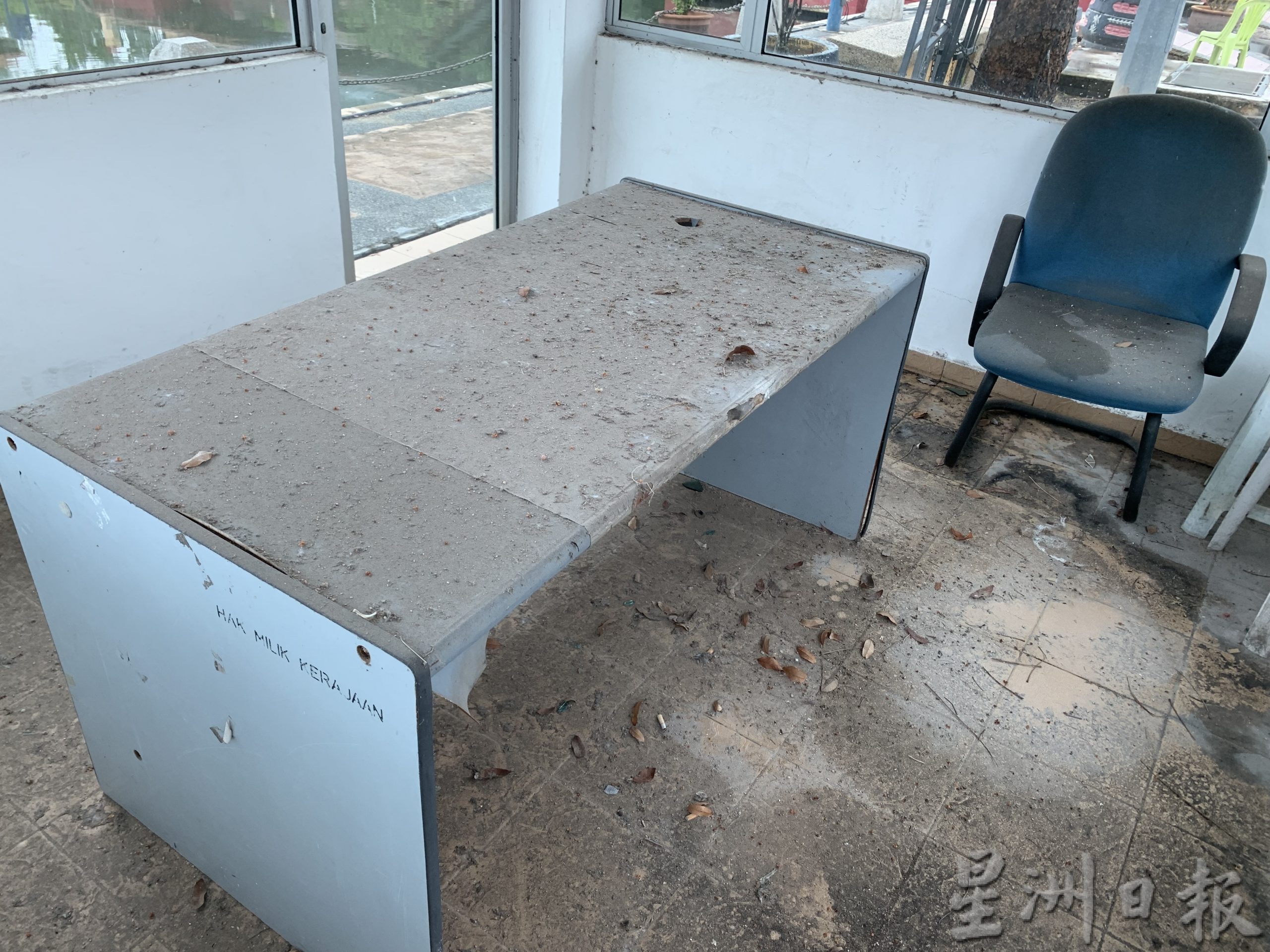 (古城第二版主文)甲河畔设警亭如虚设 刘志俍促改为其他用途