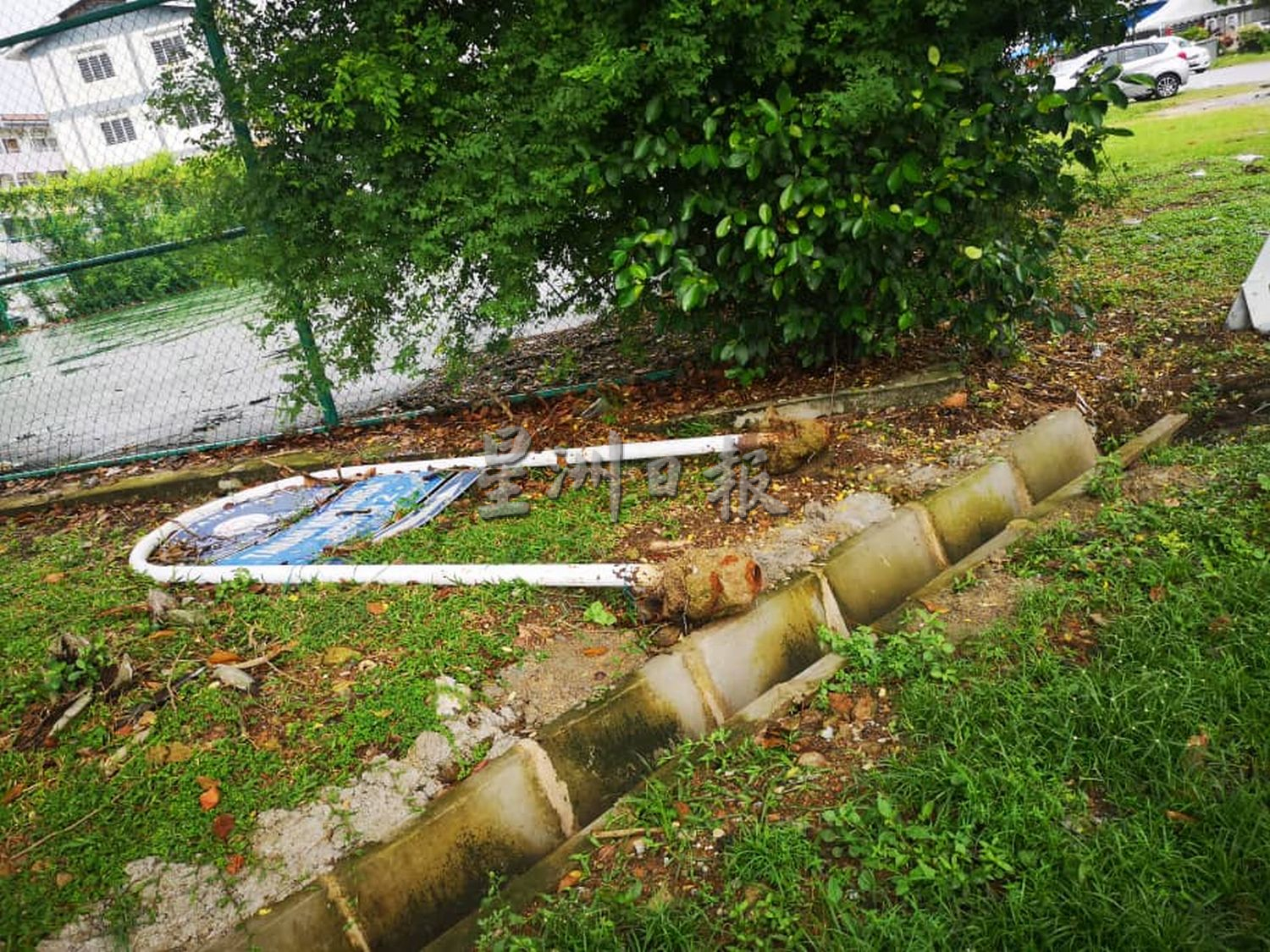 (古城)为美化却制造垃圾堆