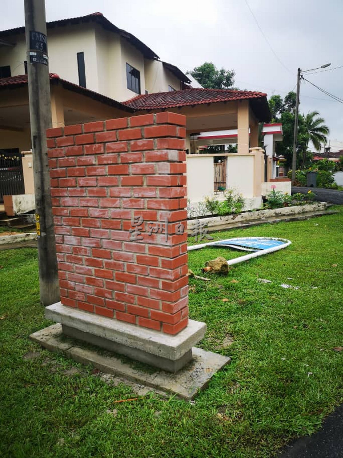 (古城)为美化却制造垃圾堆