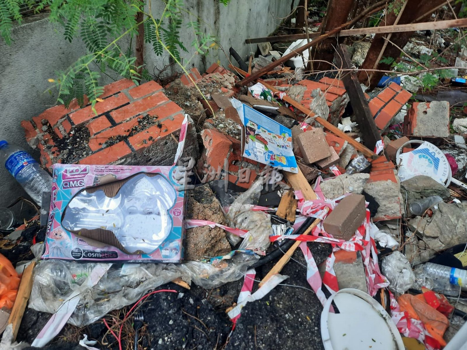 (古城)为美化却制造垃圾堆