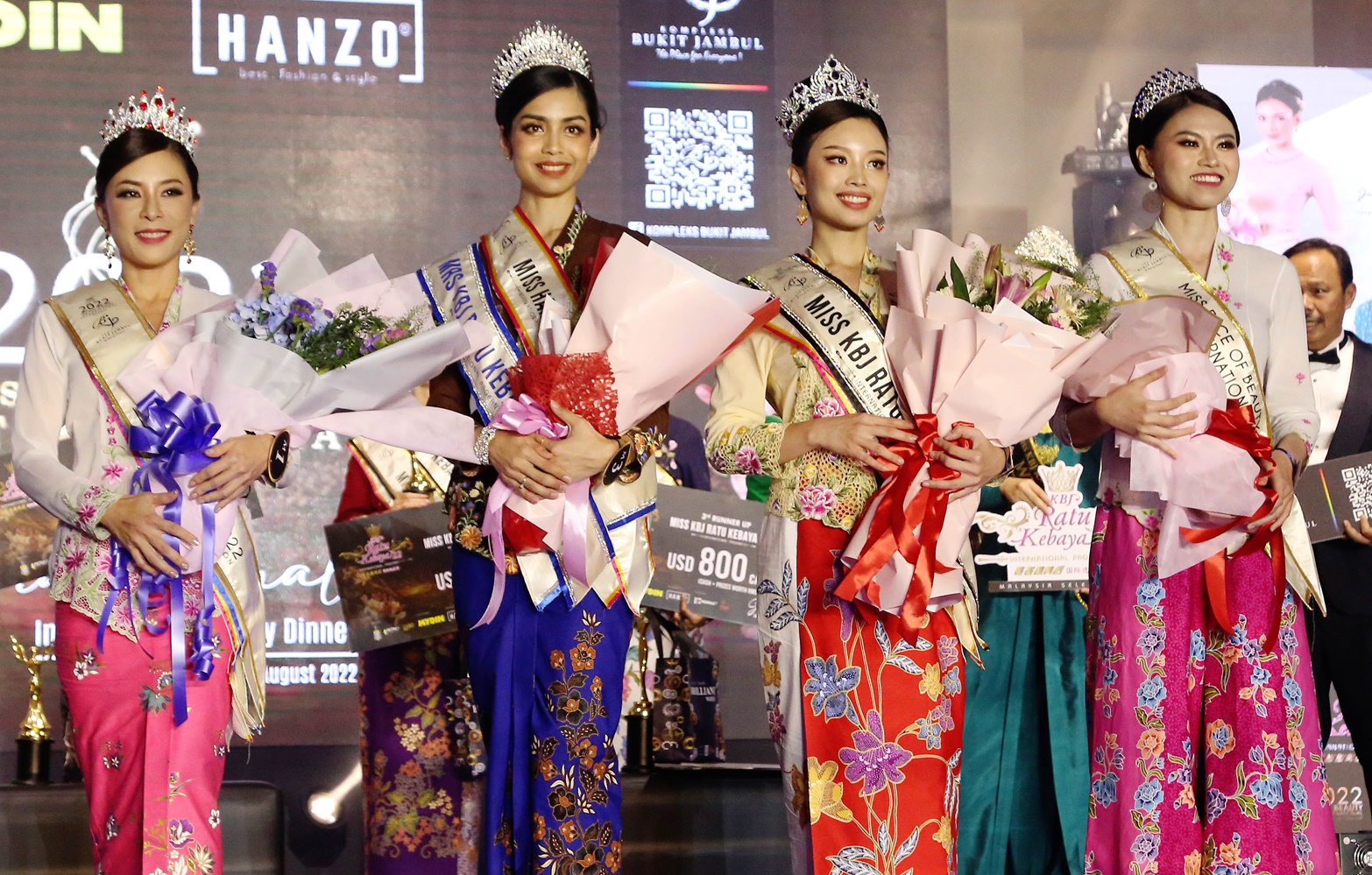 (大北马)吉兰丹牙医陈玉清艳冠群芳,夺得哥峇雅国际美后冠军