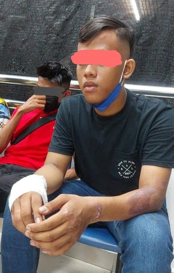 (大北马)疑拖车纠纷起争执,保险员被巴冷刀砍伤